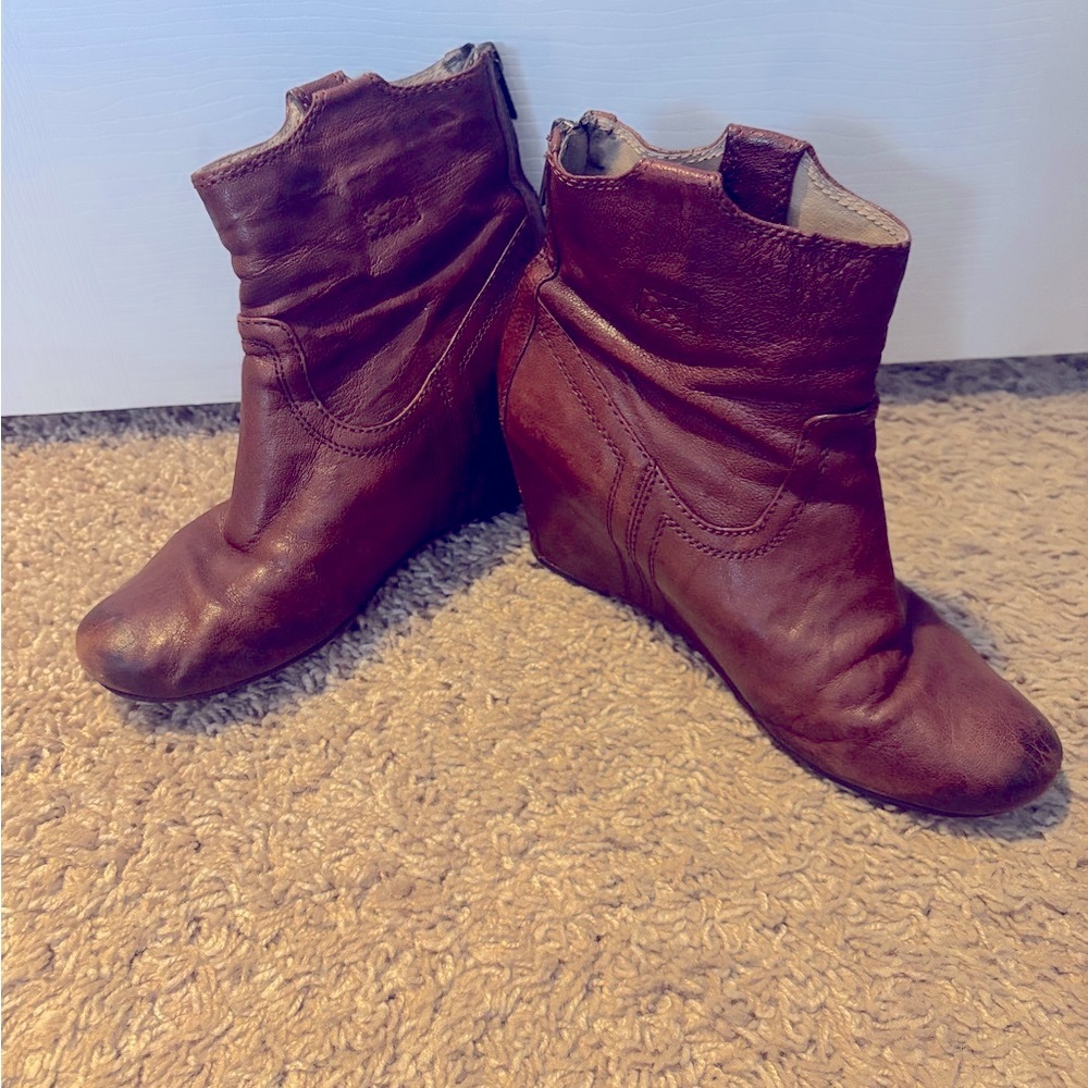 Frye Carson Wedge Booties size 7.5 Cognac